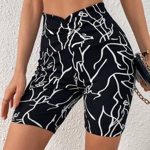 Brand New Black and White Privé Allover Print Wideband Waist Biker Shorts NWT